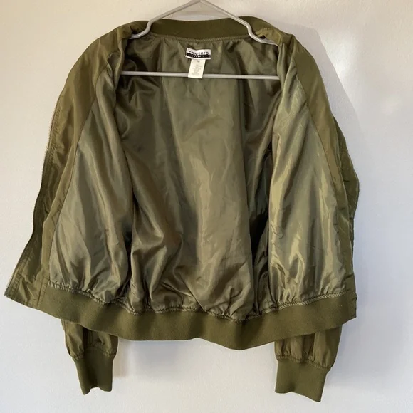 Women’s Vintage Contempo Casuals Army Green Bomber Jacket Size M, EUC! So Fun! - Picture 5 of 7